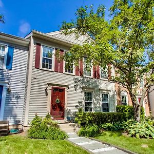 Cozy 3-Bedroom Townhome In Ферфакс Exterior photo