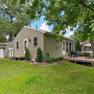 Вілла Lakefront, Wildlife Cabin Retreat - Pelican Bay Cabin Lindstrom Exterior photo