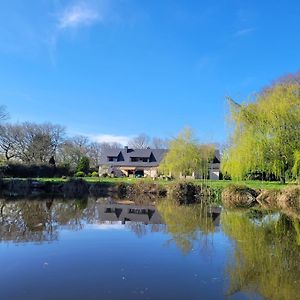 Bed and Breakfast Le Domaine Des Sources Landevant Exterior photo