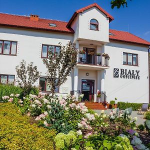 Готель Bialy Gosciniec Цєханув Exterior photo