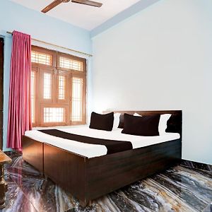 Spot On New Diamond Guest House Rudrapur Exterior photo