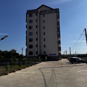 Апартаменти Als Apartament Тирґу-Нямц Exterior photo