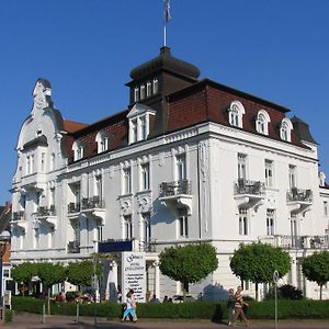 Goebel'S Hotel Quellenhof Бад-Вільдунген Exterior photo