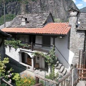 Вілла Casa Anna - Das Romantische Rustico Avegno Exterior photo