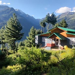 Bed and Breakfast Snow And Sky Tosh Exterior photo