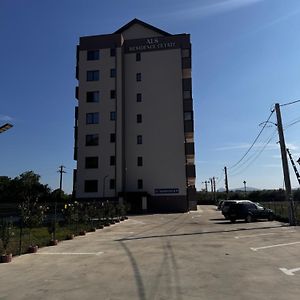 Апартаменти Nips Apartament Condreni Exterior photo