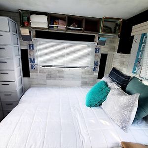 Апартаменти Camper Apt De Sleeps 3 Довер Exterior photo