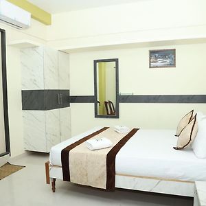 Готель M R Residency Belagavi Exterior photo