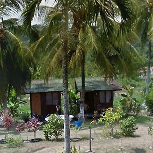 Готель Chalet Kasih Sayang Tioman Kampong Ayer Batang Exterior photo