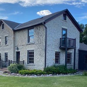 The Inn On The Olde Homestead Вокеша Exterior photo