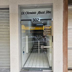 Апартаменти Edificio Herminio Muzzi Filho Timoteo Exterior photo