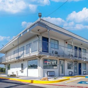 Motel 6 Fort Worth, Tx East Exterior photo