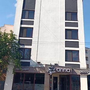 Hotel Anna Тиргу-Жіу Exterior photo