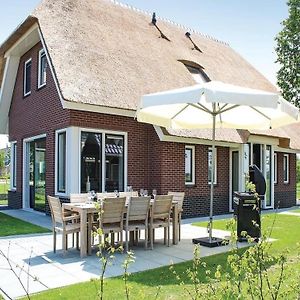 Atmospheric Villa With Nice Garden In A Holiday Park At The Water In Friesland Ідскенгейзен Exterior photo