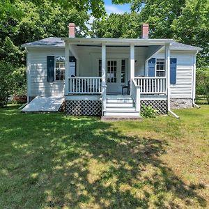 Rustic Farmhouse Home Саутвест-Харбор Exterior photo