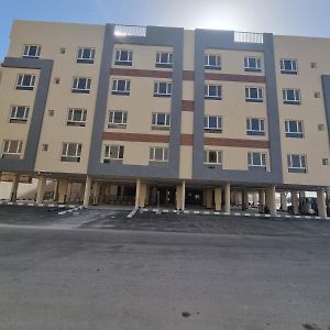 Апартаменти Shka vi Alkhbr Tbad an Jsr Albahrin Oalcornich Thlatha Dkaek Даммам Exterior photo