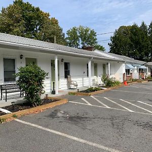 Heart Of The Berkshires Motel Піттсфілд Exterior photo