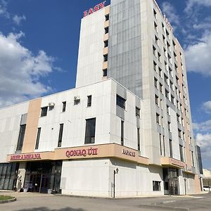 Готель Ясы Қонақ Үйі Promyshlennyy Exterior photo