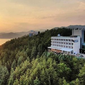 Asia Lakeside Hotel Чінджу Exterior photo