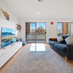 Апартаменти Comfy 1-Bed With Balcony In Tranquil Location Weston Creek Exterior photo