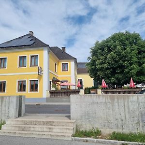 Готель Gasthof Weidenauer- Gabi'S Cafe Еммерсдорф-ан-дер-Донау Exterior photo