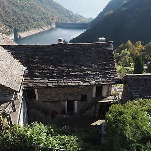 Апартаменти Casa Bruja Tradizionale Rustico Ticinese Mergoscia Exterior photo