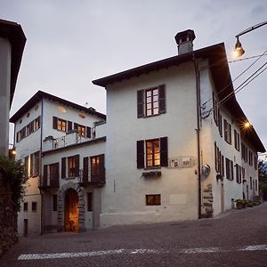 Bed and Breakfast Le Corti Dei Sassi Berbenno di Valtellina Exterior photo