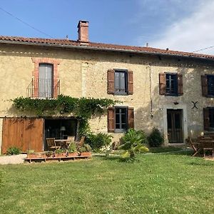 Chambres D'Hotes A La Ferme De Coumodous Montmaurin Exterior photo