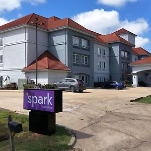 Готель Spark By Hilton Брендон Exterior photo