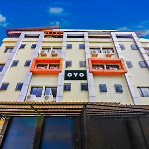 Готель Super Oyo Collection O 77115 Vaishnavi Palace Гайдарабад Exterior photo