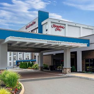 Hampton Inn Вудбрідж Exterior photo