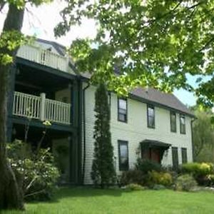 Bed and Breakfast Captain Grant'S Poquetanuck Exterior photo