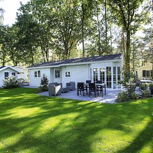 Вілла Nice Chalet With A Dishwasher In A Holiday Park Оттерло Exterior photo