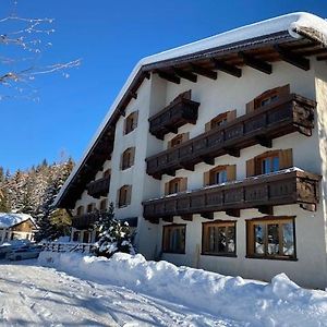 Hotel Lares Фольгарія Exterior photo