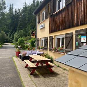 Auberge De L'Etang Du Devin Лапутруа Exterior photo