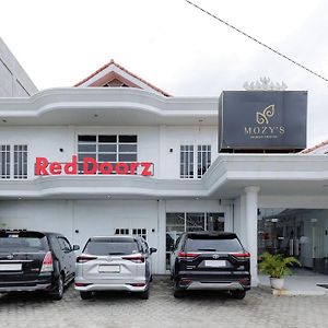 Готель Reddoorz Plus Syariah Near Museum Lampung Бандар-Лампунг Exterior photo