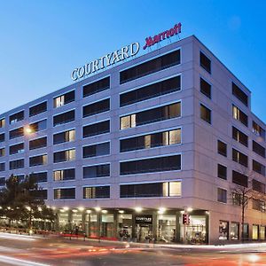 Готель Courtyard By Marriott Zurich North Exterior photo