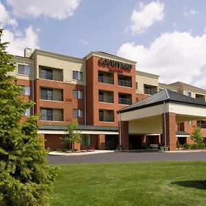 Готель Courtyard By Marriott Akron Stow Exterior photo