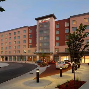 Готель Courtyard By Marriott Muncie At Horizon Convention Center Exterior photo