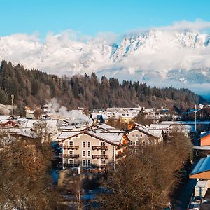 Готель Henri Country House Kitzbuehel Exterior photo