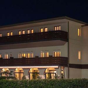 Hotel Belvedere Тієне Exterior photo