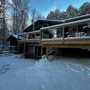 Вілла Peaceful Riverside Chalet Tweed Exterior photo