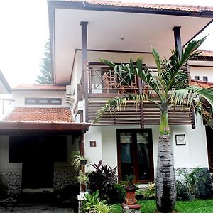 Roby'S Villa Mga Mambruk Аньєр Exterior photo