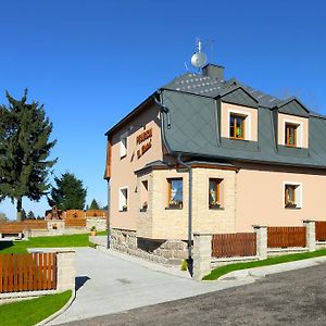 Готель Pension H.Blatna Горні-Блатна Exterior photo