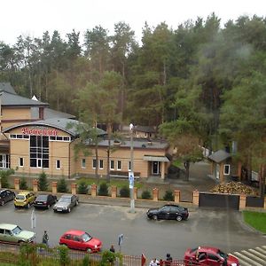 Hotel-Restaurant Complex Vensky Бровари Exterior photo