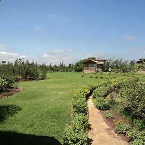 Готель Sangare Gardens Mweiga Exterior photo