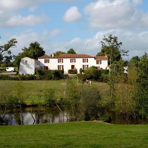 Готель Le Logis De La Lande La Boissiere-des-Landes Exterior photo