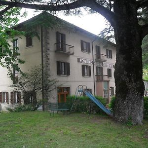 Albergo Giardino Бадья-Пратаглія Exterior photo