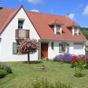 Bed and Breakfast La Bourgade Estreelles Exterior photo