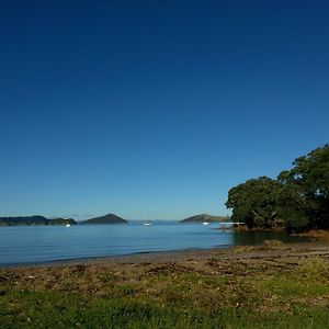 Готель Oamaru Bay Tourist Park Coromandel Exterior photo